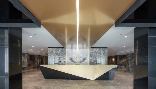 LOBBY02